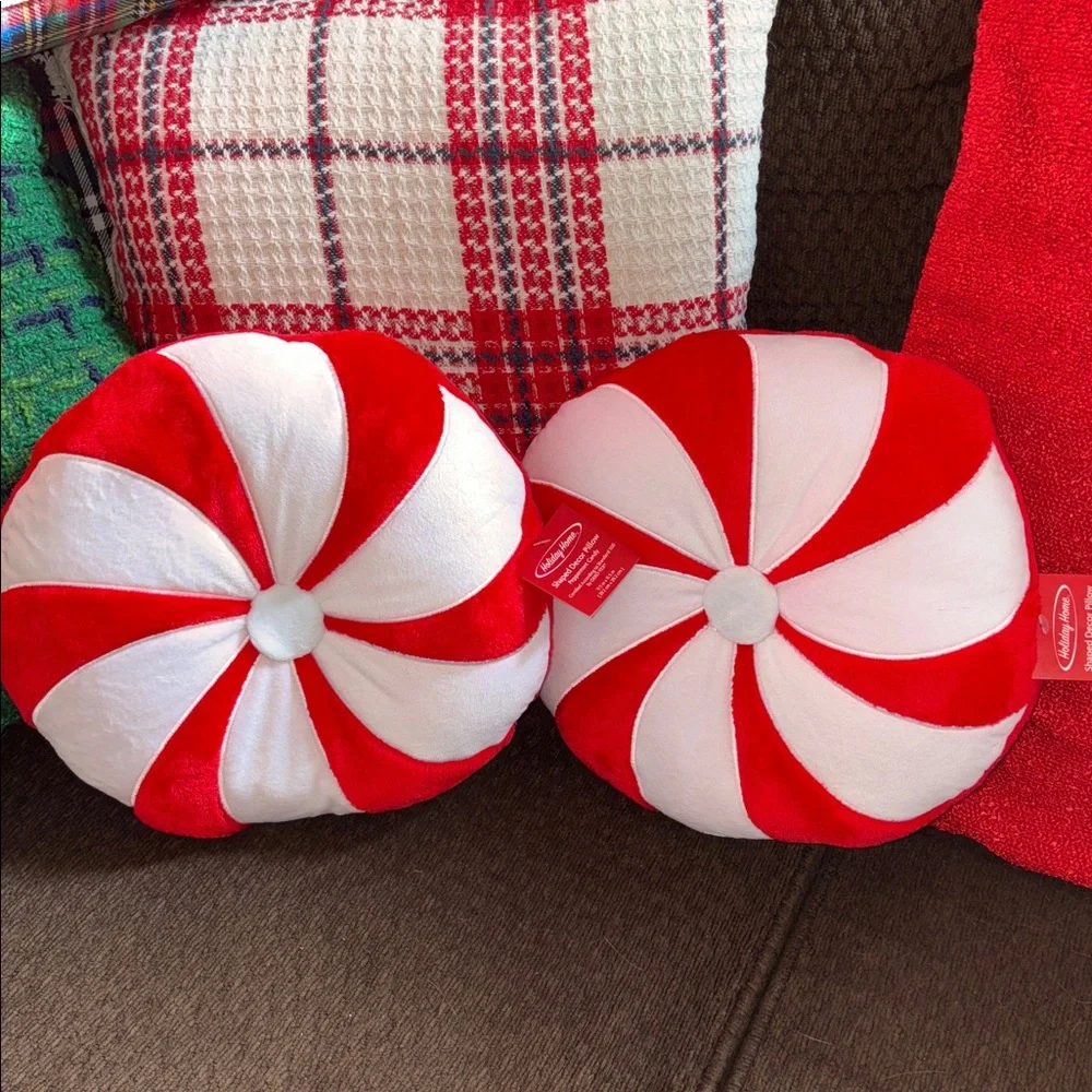 🆕HOLIDAY HOME ‘Peppermint Candy’ Plush Throw Pillows, Bundle Of 2